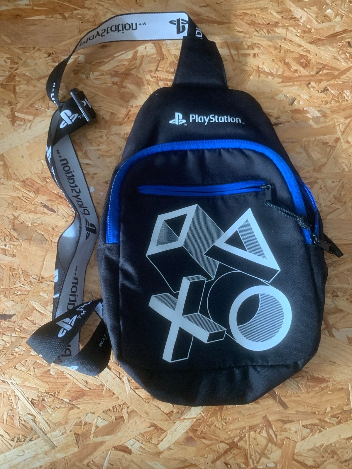 PlayStation Sling Bag - Zwart met Blauwe Details, Minder dan 30 cm, Nieuw, Minder dan 25 cm, Ophalen