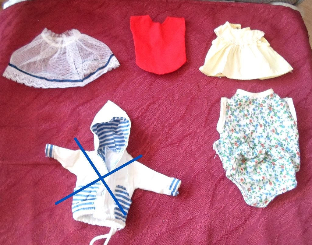 Poppen 15 - 20 cm Poppenkleertjes. 1 euro per stuk., Ophalen of Verzenden, Gebruikt, Kleertjes