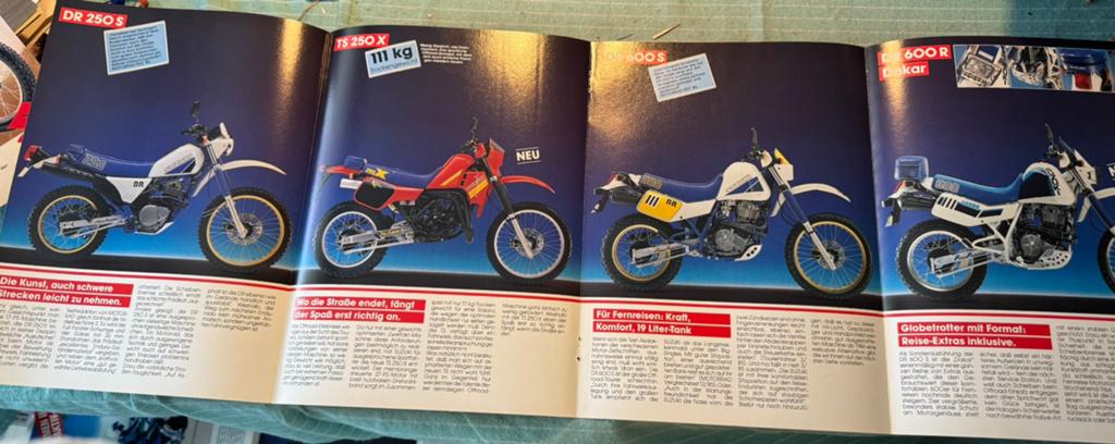 Folder 1986 Suzuki Offroad DR250S TS250X DR600S en Dakar, Verzenden, Zo goed als nieuw, Motoren