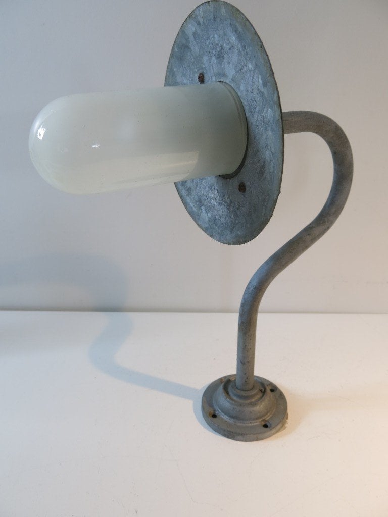 Oude industriële Verglo zwanenhalslamp of stallamp England, Overige materialen, Gebruikt, Wandlamp, Ophalen of Verzenden