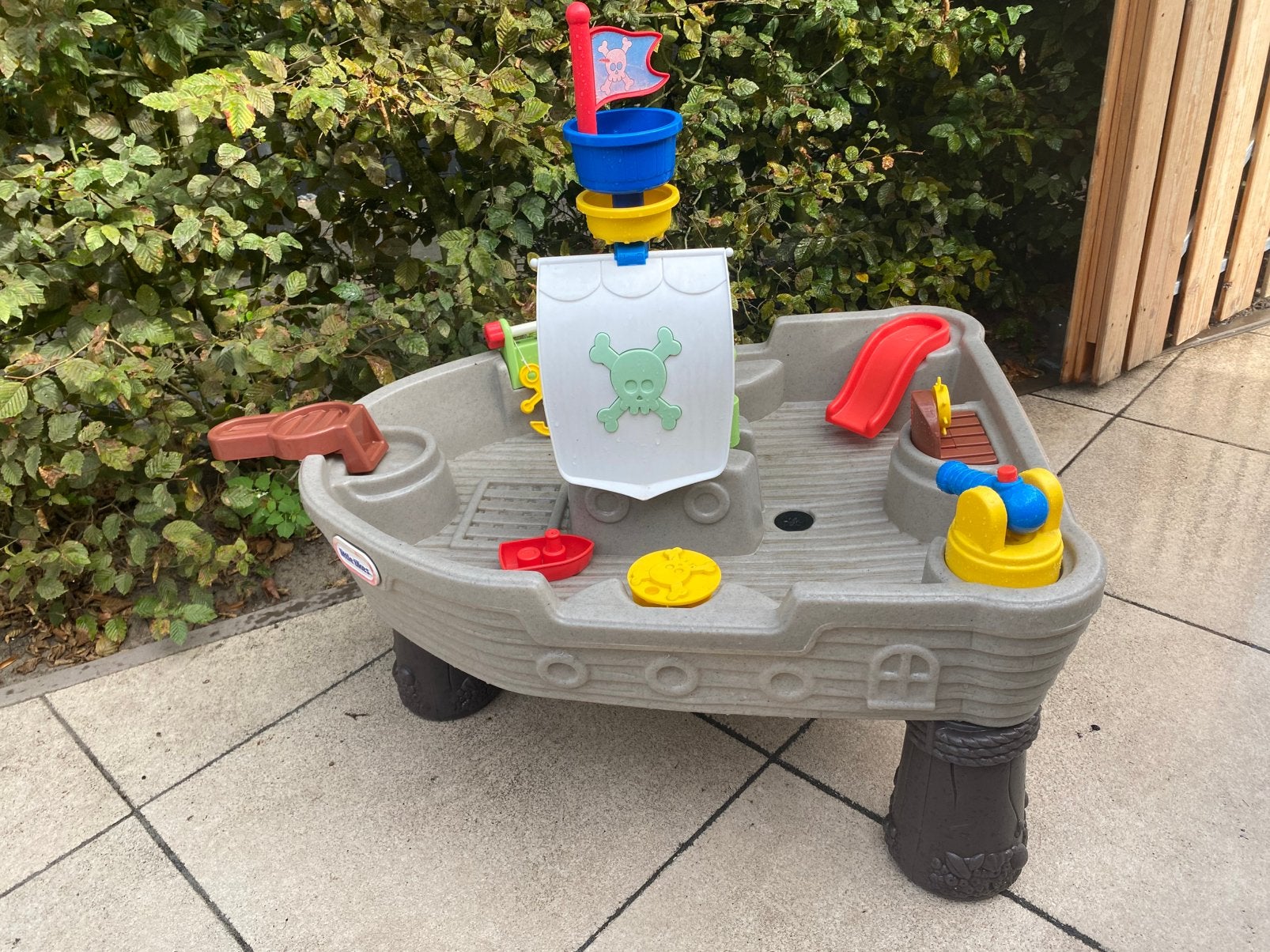 Watertafel piratenboot little tikes incl accessoires, Ophalen, Zo goed als nieuw