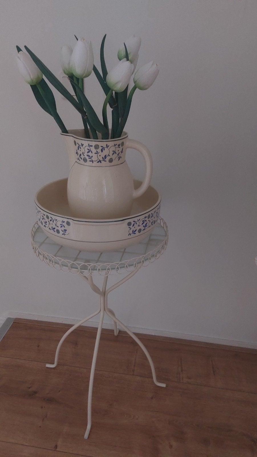 brocante metalen tafeltje met lampetstel voor 30 €, Ophalen