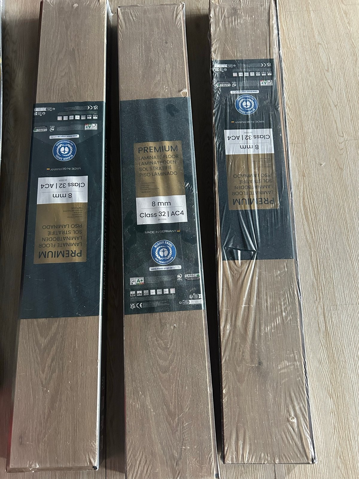 3 volle pakken laminaat - Premium Laminaatvloer 8mm Class 32, Nieuw, 10 tot 30 cm, Hout, 5 tot 10 m²