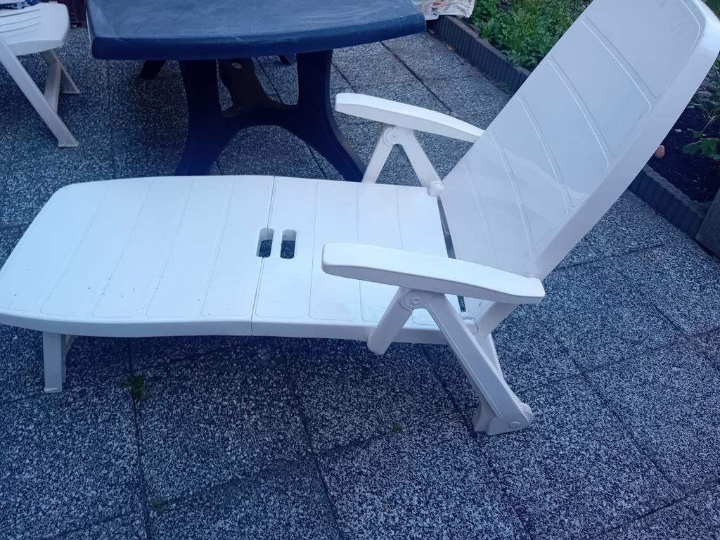 Kunststof ligstoel voor tuin of strand, verstelbaar, Ophalen, Zo goed als nieuw, Kunststof, Verstelbaar
