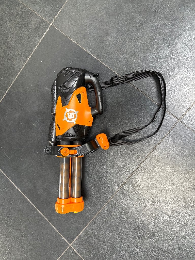 Oranje speelgoed blaster, Ophalen, Gebruikt