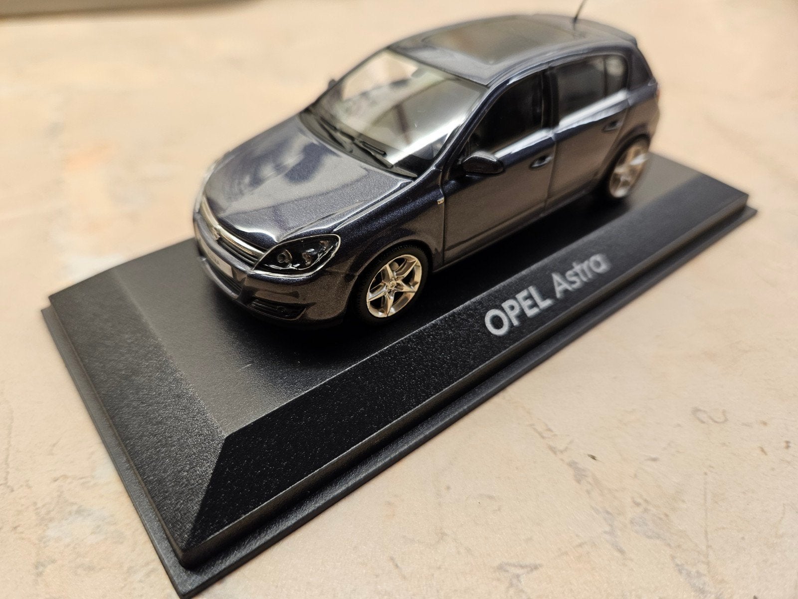 Minichamps Opel Astra H Grey Metallic 1:43, Hobby en Vrije tijd, Modelauto's | 1:43, Ophalen of Verzenden, Nieuw, Auto, MiniChamps