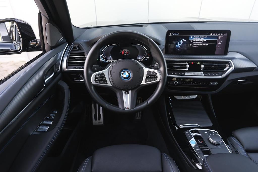 BMW iX3 High Executive / Sportstoelen / Adaptieve LED / Head, Achterwielaandrijving, Gebruikt, 750 kg, Met garantie (alle)