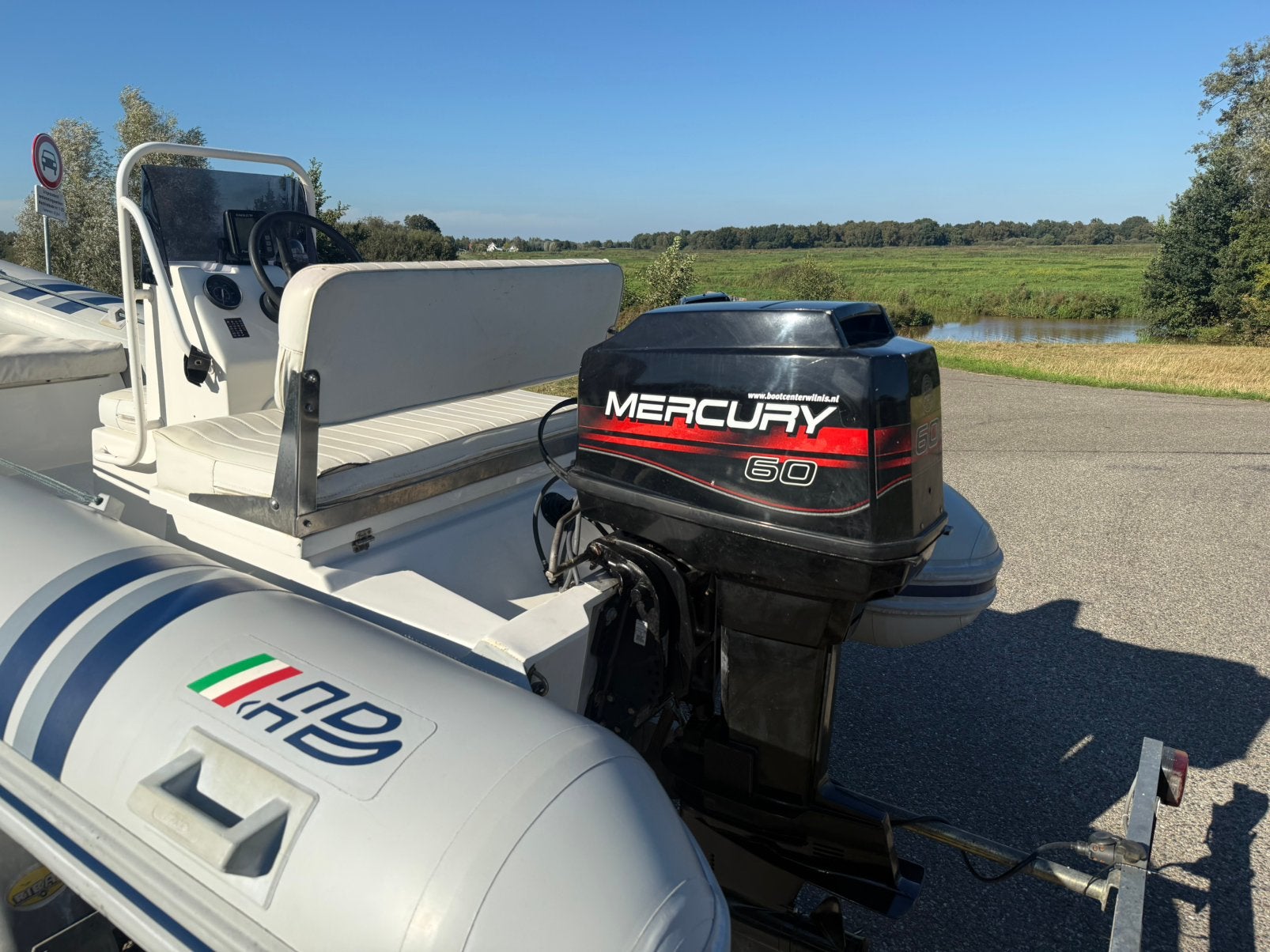 Foto 10 van Artigiana Batelli 430VS met 60pk Mercury en Trailer