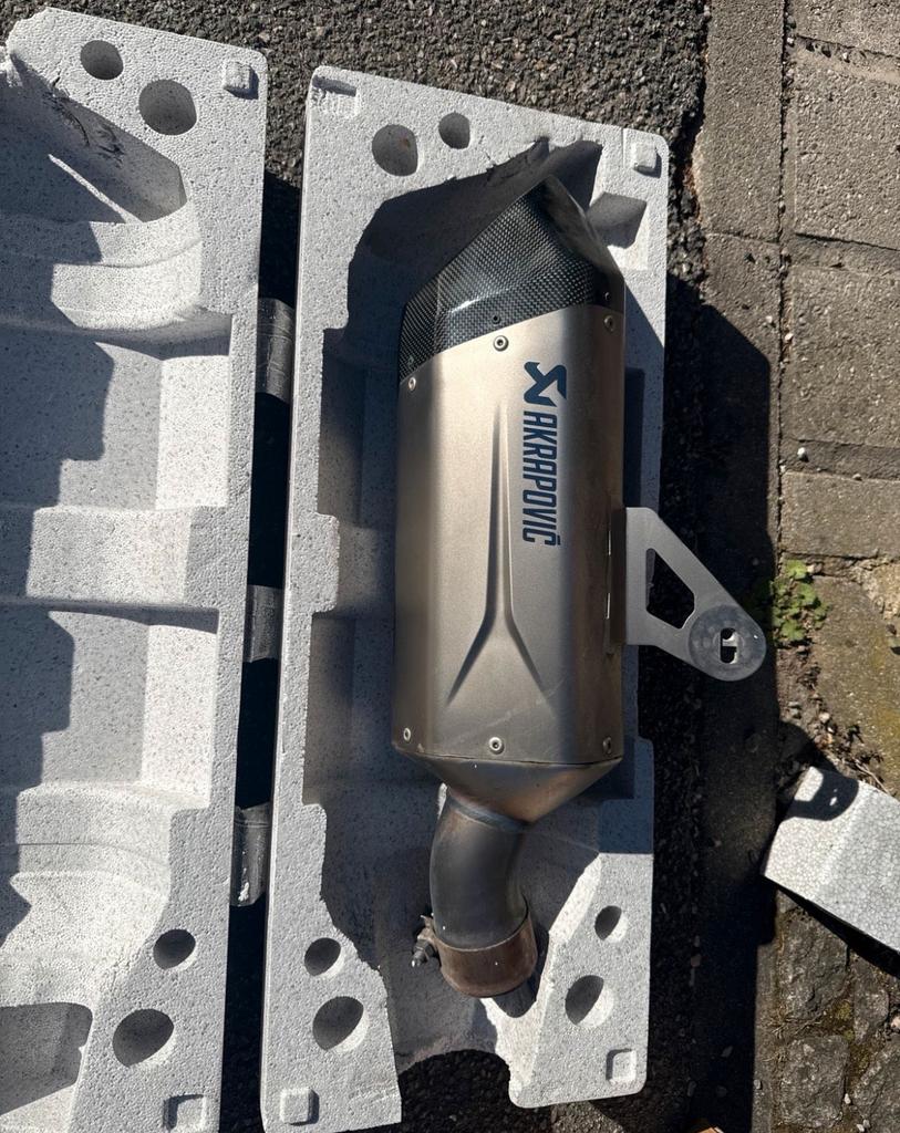 Akrapovic BMW R1300GS/adventure/R/RS uitlaat, Motoren, Onderdelen | BMW, Ophalen of Verzenden, Gebruikt