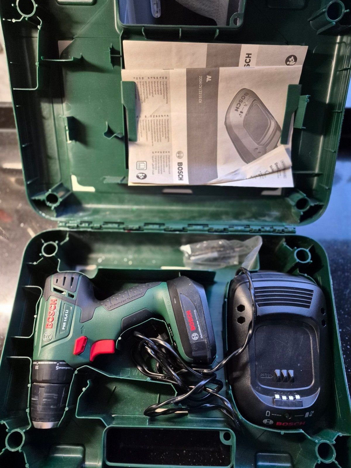 Bosch PSR 14.4 LI Accuboormachine met koffer en lader, Ophalen of Verzenden, Gebruikt, Minder dan 400 watt, Boor- en Schroefmachine