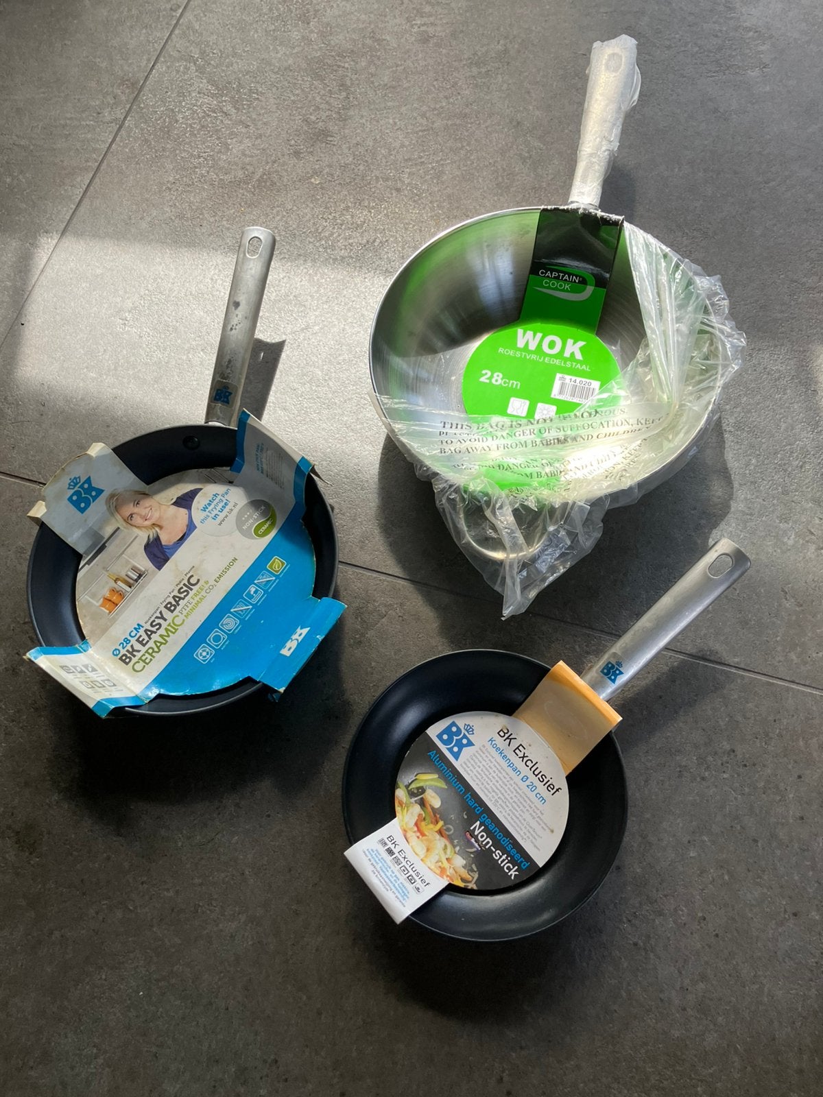 3x koekenpan / wokpan BK nieuw, Huis en Inrichting, Keuken | Potten en Pannen, Verzenden, Zo goed als nieuw, Rvs