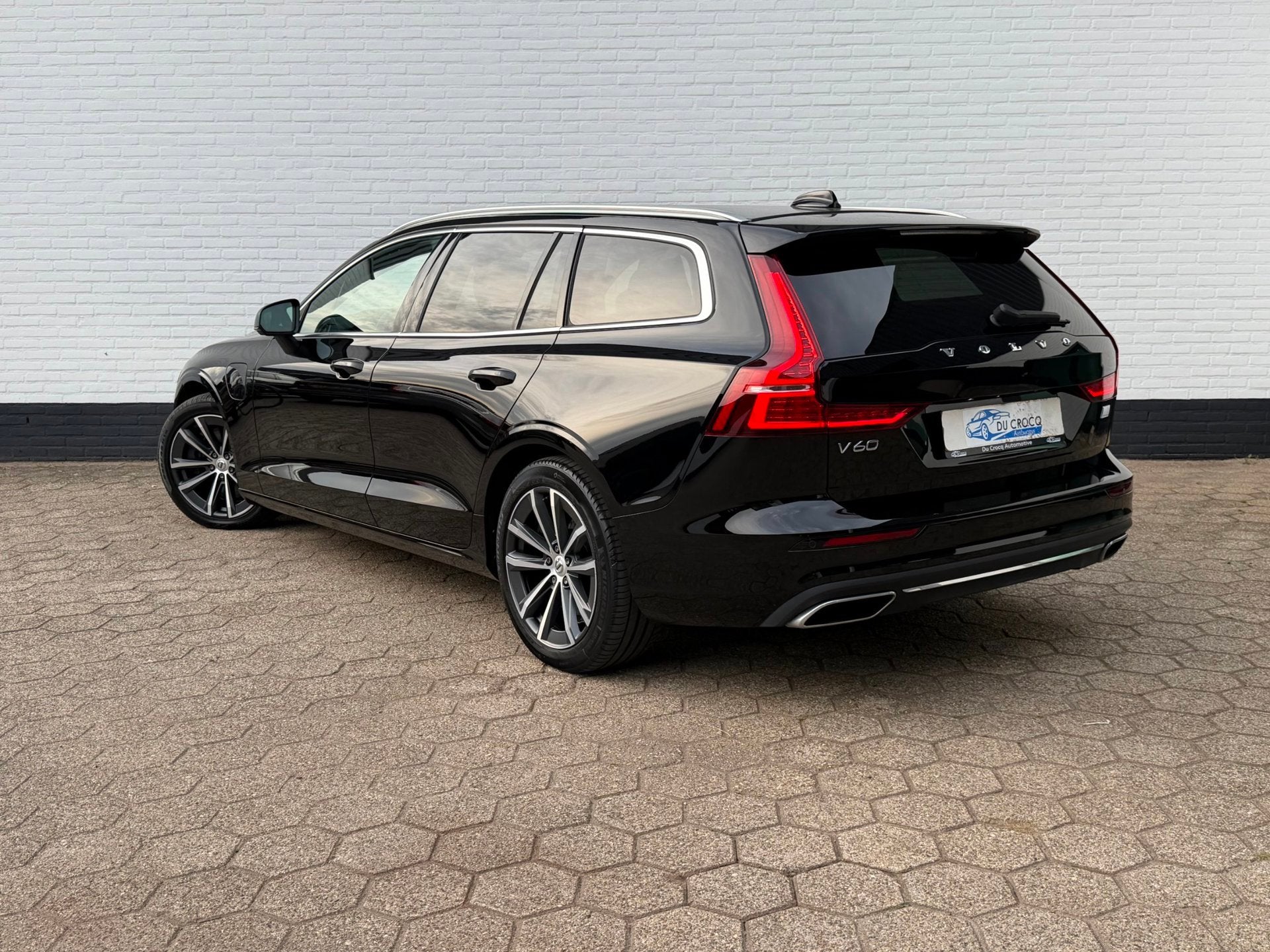 Volvo V60 T6 Recharge AWD Inscription ACC l CAMERA l PILOT A, Auto's, Automaat, Gebruikt, Zwart, 4 cilinders