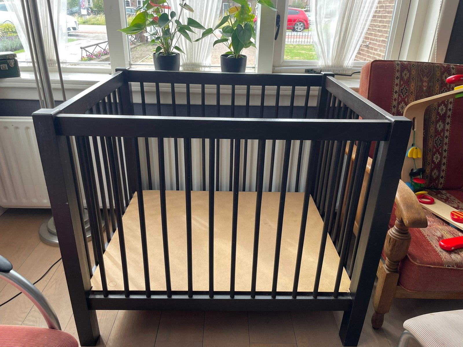 Bruine box in 3 standen verstelbaar, Kinderen en Baby's, Ophalen, Gebruikt, Boxkleed