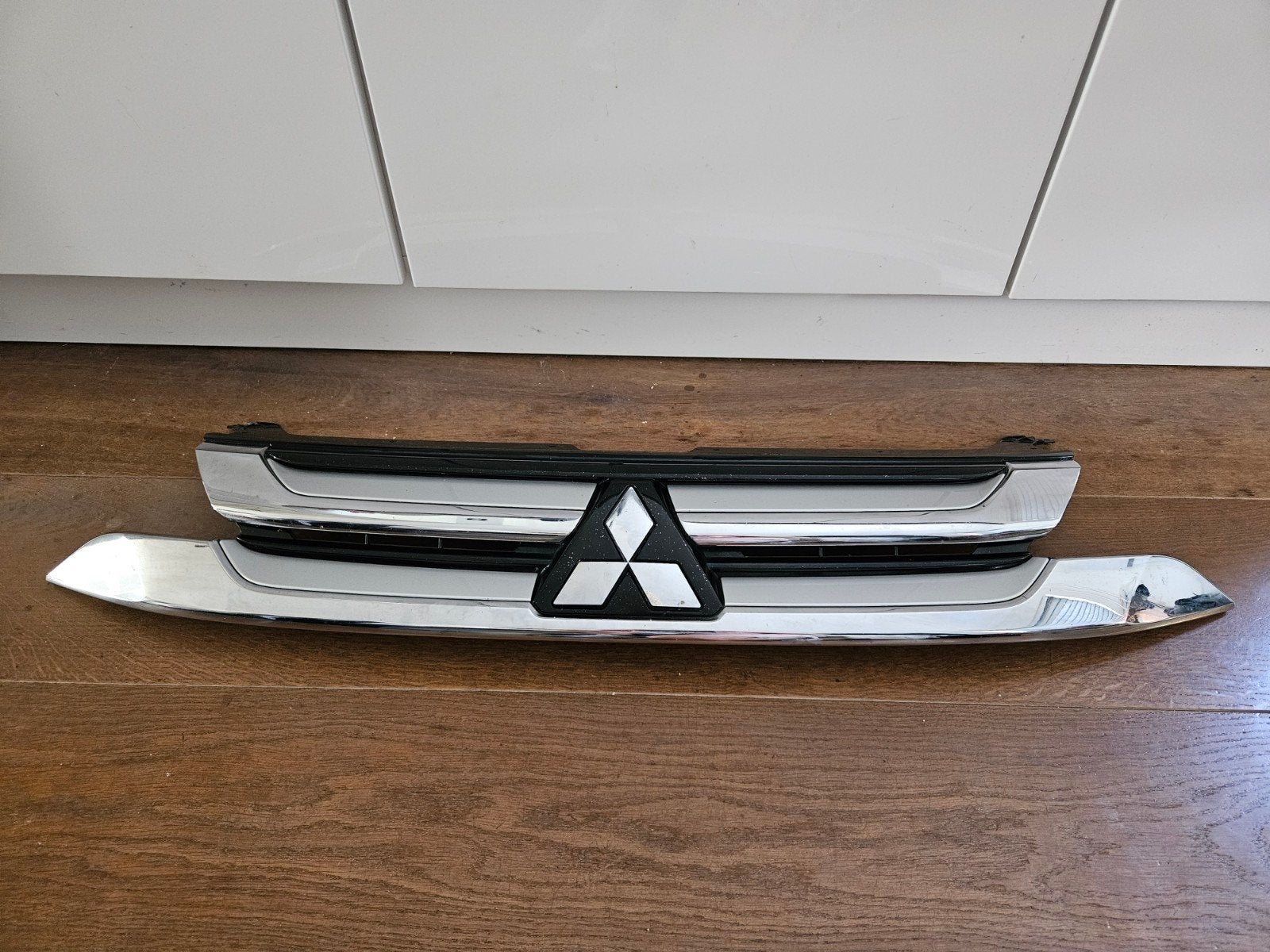 Grille Mitsubishi Outlander 2015-2018, Auto-onderdelen, Gebruikt, Voor, Ophalen of Verzenden, Mitsubishi