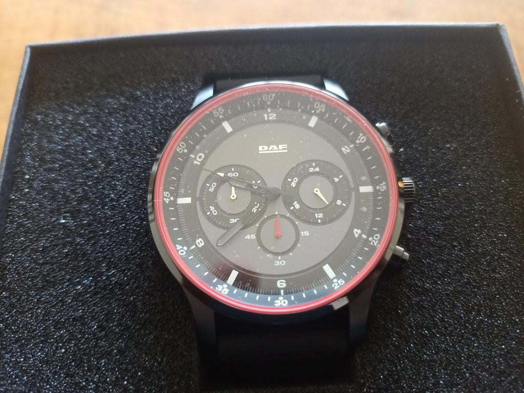 Sportief horloge van  DAF trucks, Sieraden, Tassen en Uiterlijk, Ophalen of Verzenden, Nieuw, Zwart, Android