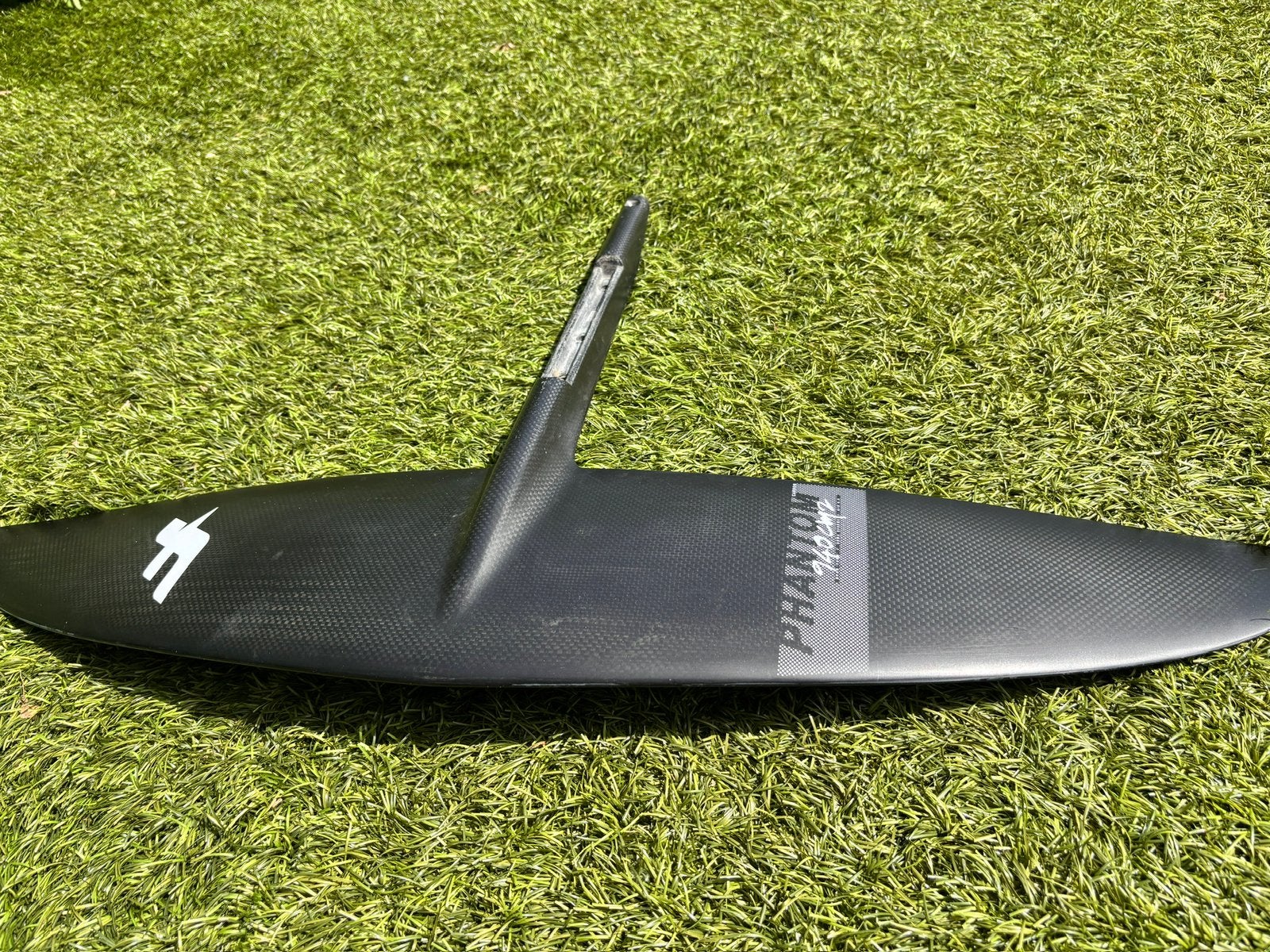 F-One Phantom S 940 Carbon frontwing – Titan 1, Watersport en Boten, Ophalen of Verzenden, Zo goed als nieuw, Wingsurf-hydrofoil