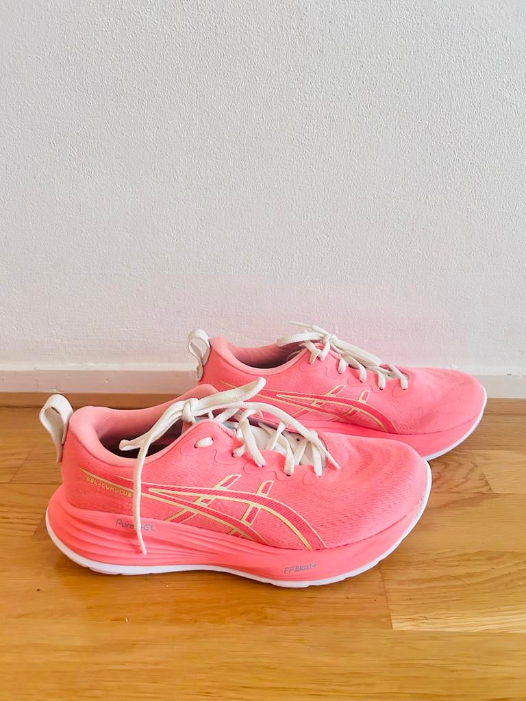 ASICS GEL-CUMULUS 27 dames hardloopschoenen - maat 38, Hardloopschoenen, Ophalen of Verzenden, Zo goed als nieuw, Hardlopen