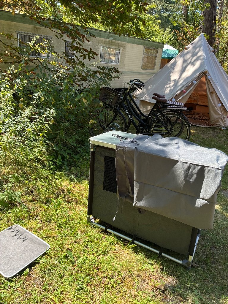 Grijze/donkergrijze campingkast met uitneembare plankjes, Caravans en Kamperen, Ophalen, Zo goed als nieuw