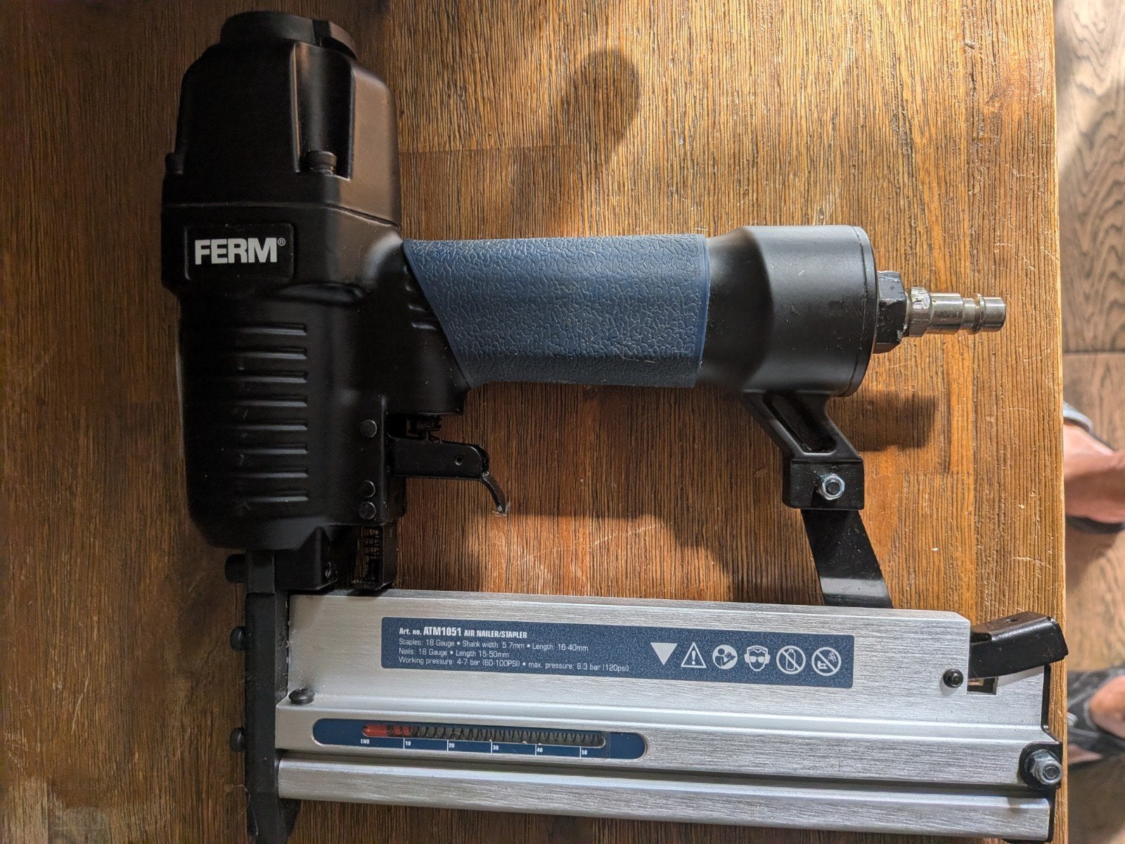 Ferm ATM1051 tacker/nietmachine - zo goed als nieuw, Ophalen of Verzenden, Zo goed als nieuw, Tacker/nietmachine, Ferm