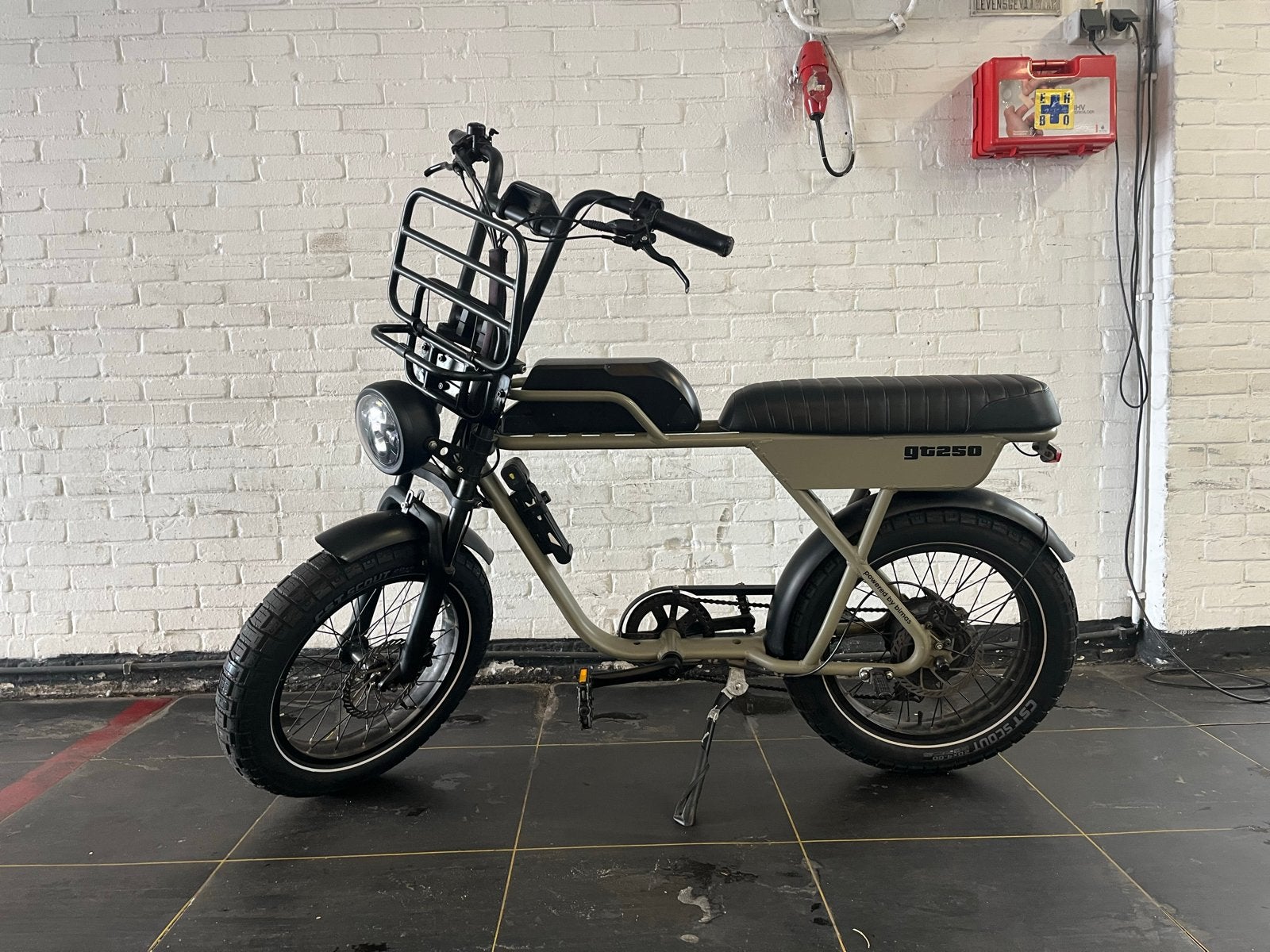 GT250 E-bike groen met voorrek, Fietsen en Brommers, Gebruikt, 51 tot 55 cm, 30 tot 50 km per accu, Ophalen