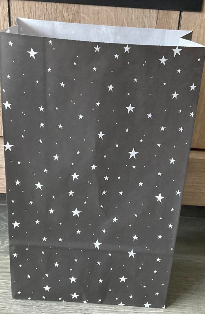 Stevige papieren kadozakken 30x18x8 cm, 75 stuks nieuw, Diversen, Cadeaupapier, Ophalen of Verzenden, Nieuw