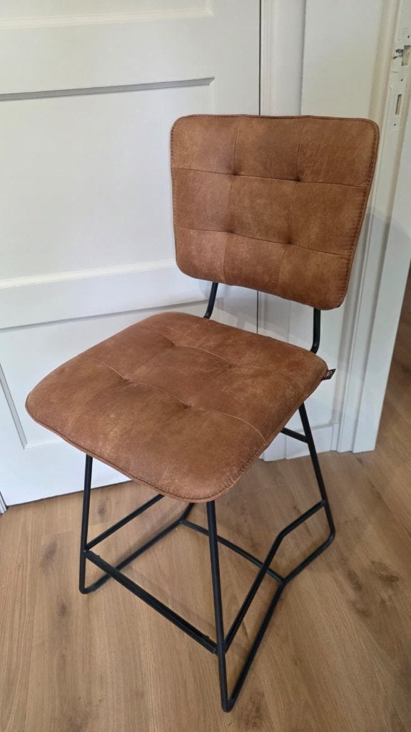 Set van twee Barstoelen Cognac Microleder - Handers en Hazel, Ophalen, 60 tot 90 cm, Met voetsteun, Zo goed als nieuw