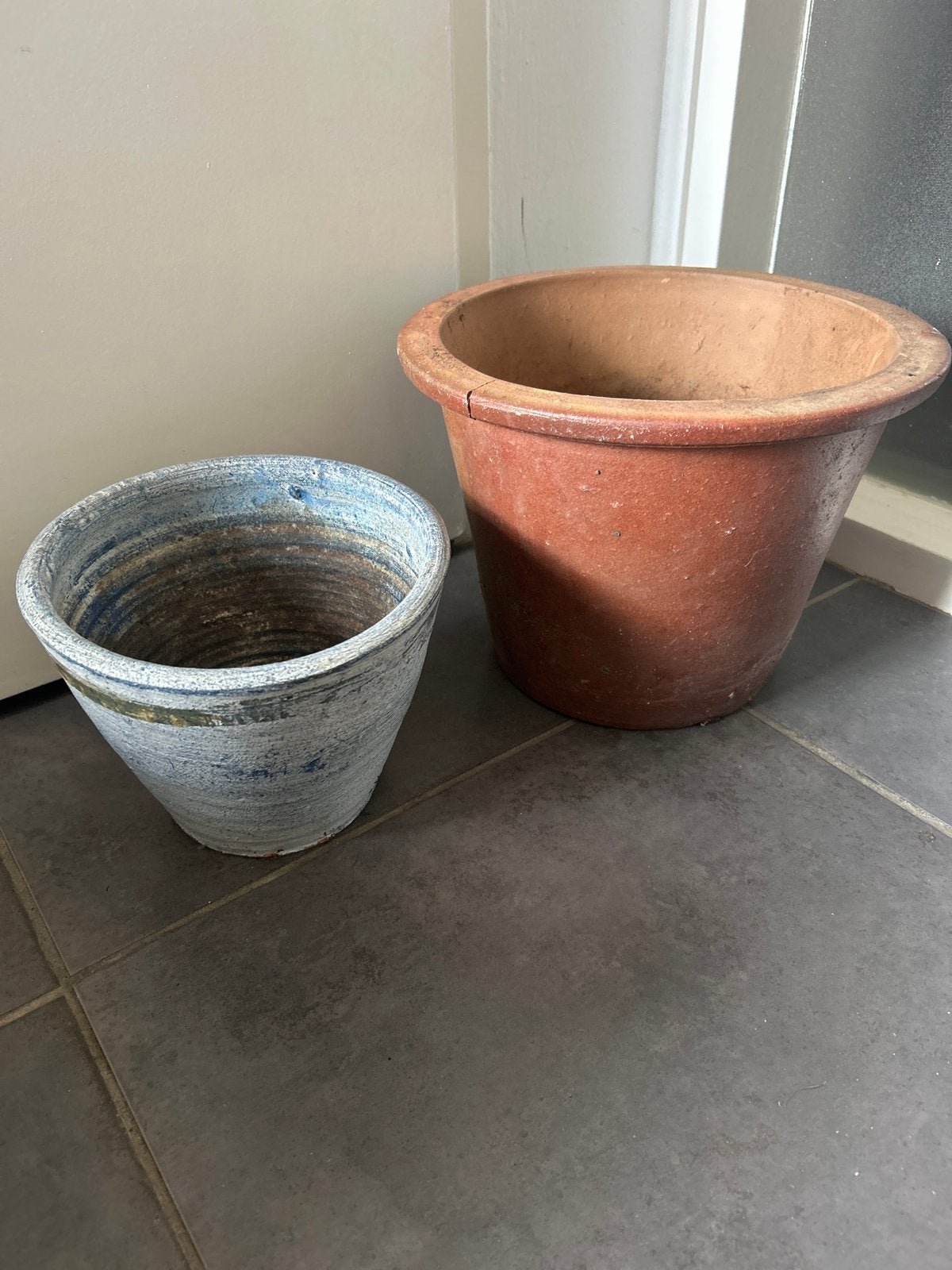 Set van 2 gebruikte bloempotten: blauw (20cm) en bruin (30cm, Gebruikt, Rond, Binnen, Ophalen
