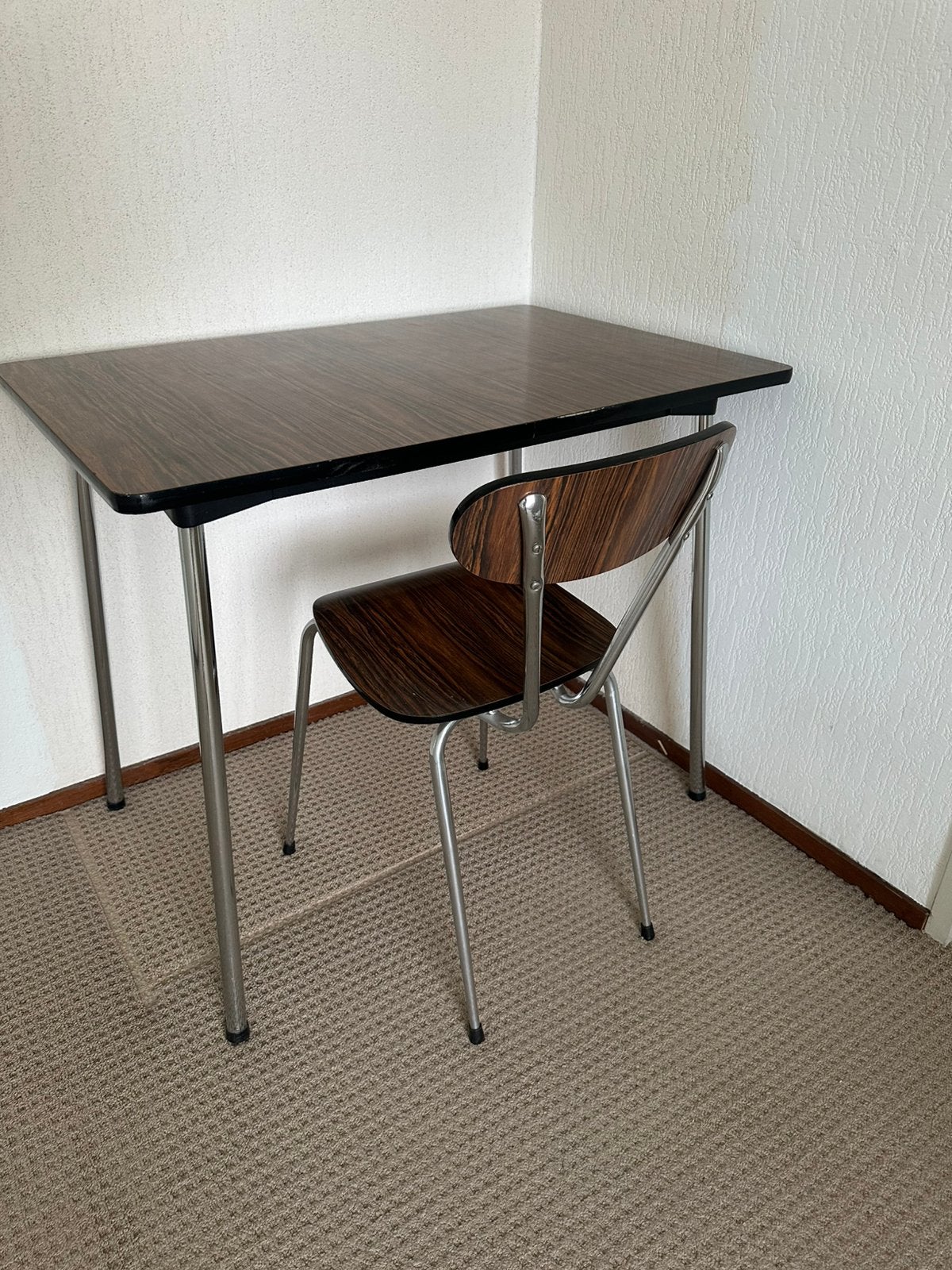 Formica tafel Brabantia 4 poots 90x60cm met stoeltje, Huis en Inrichting, Tafels | Eettafels, Ophalen of Verzenden, Zo goed als nieuw