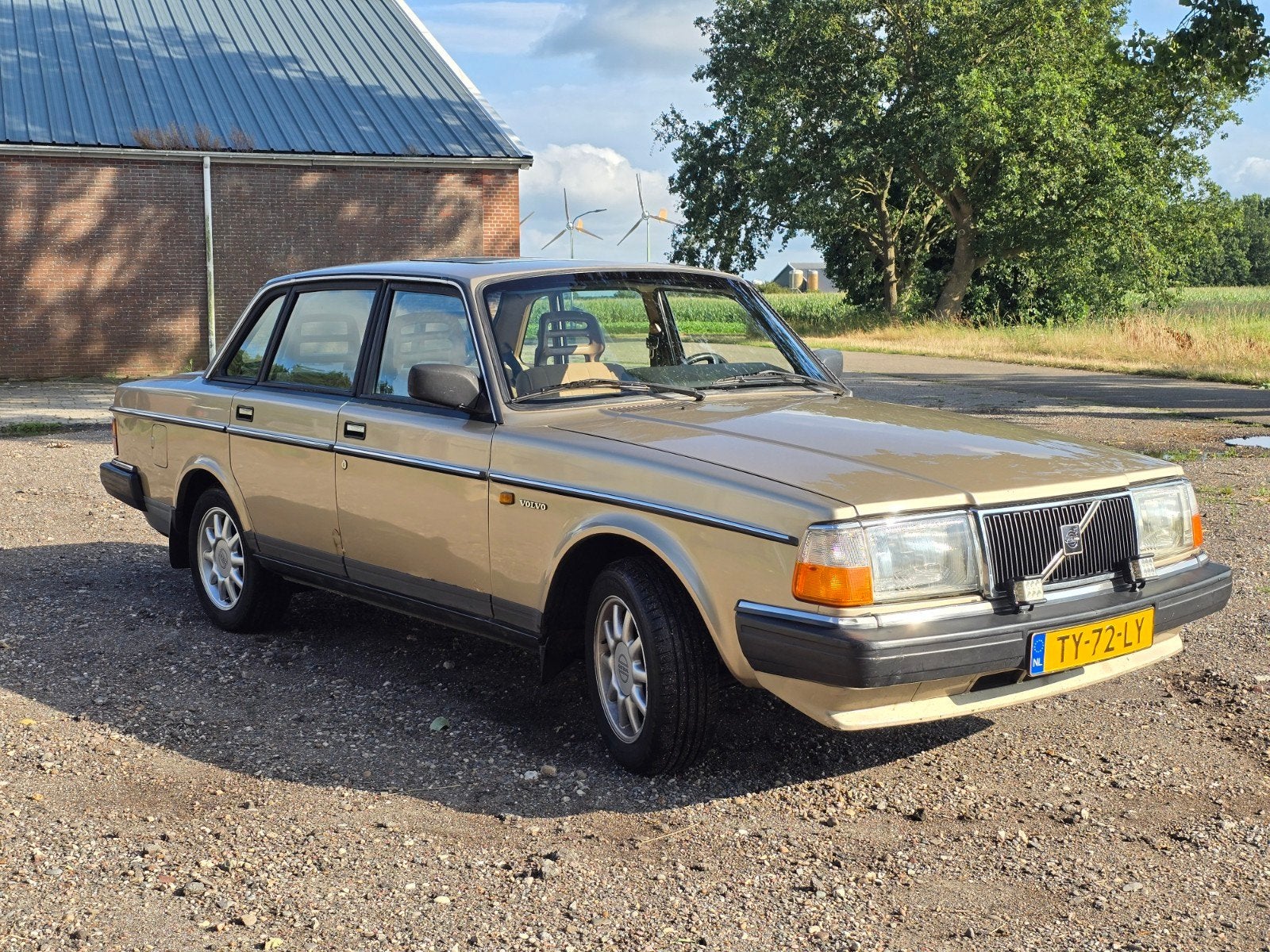Volvo 240 2.3 GL AUT K6 1989 Beige, Automaat, Beige, 4 cilinders, 1261 kg