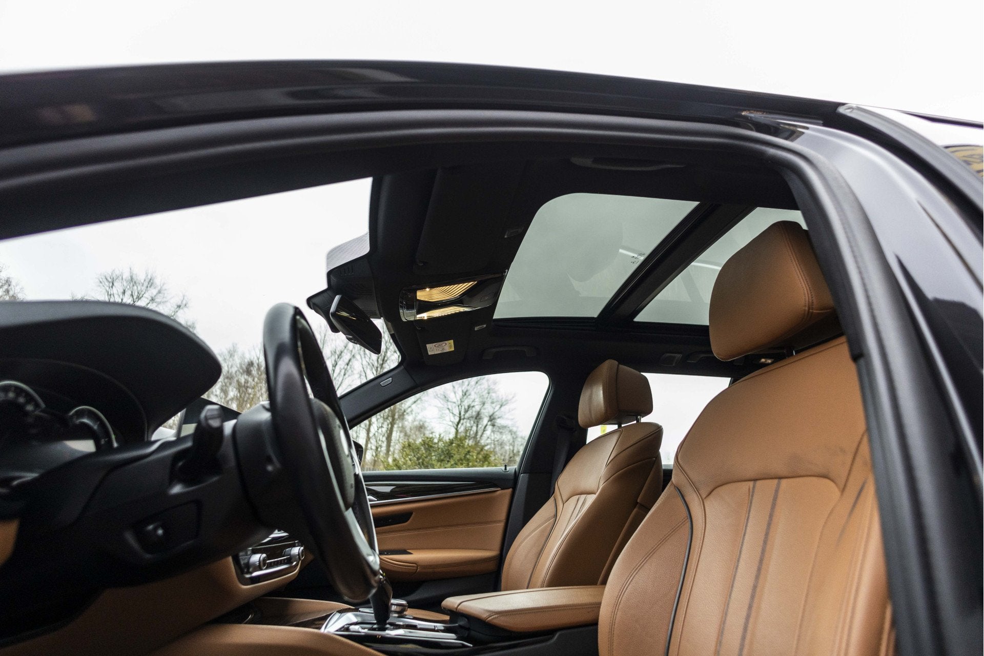 Foto 23 van BMW 5 Serie Touring 520i High Executive luxery