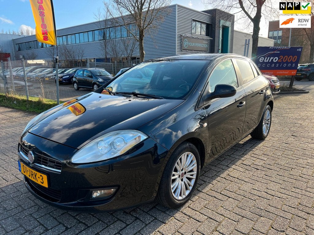 Fiat Bravo 1.4 T-Jet Corporate - AIRCO - CRUISE - ZONDAG OPE, Auto's, Fiat, Voorwielaandrijving, Gebruikt, Zwart, 4 cilinders