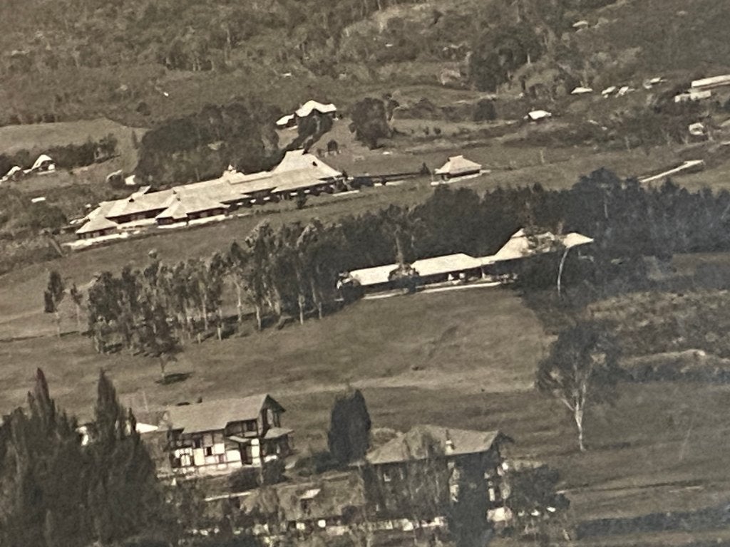 Oude foto van Grand Hotel Brastagi uit Nederlands Indië , Foto, Ophalen of Verzenden, Zo goed als nieuw, Voor 1940