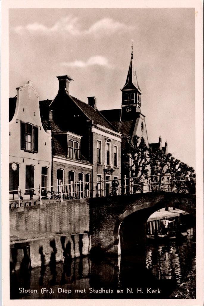 Sloten - Diep met Stadhuis en N.H. Kerk