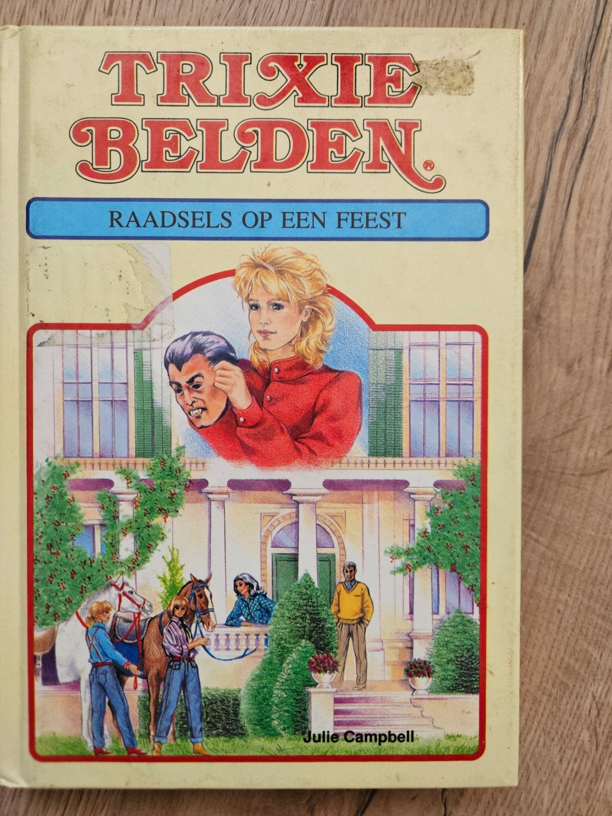 Trixie Belden - Raadsels op een Feest (Deel 4), Boeken, Ophalen of Verzenden, Gelezen, Julie Campbell, Fictie