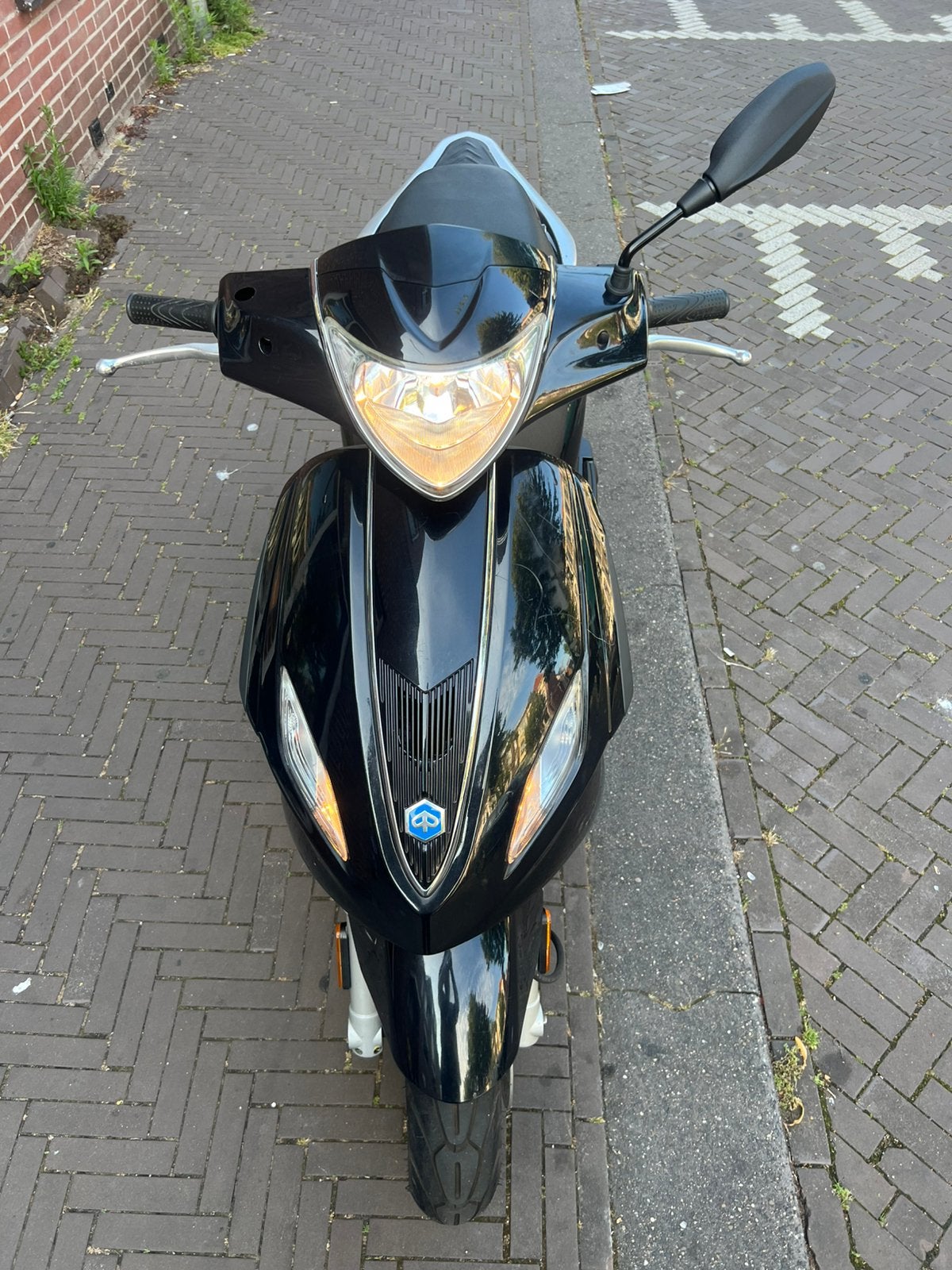 Piaggio new fly, Fietsen en Brommers, Scooters | Piaggio, Zo goed als nieuw, Fly, Maximaal 25 km/u, Benzine, Ophalen