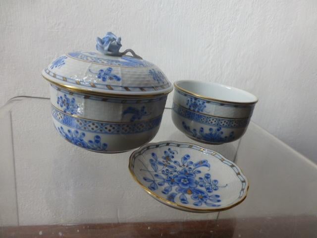 HEREND Porselein – handgeschilderd drie items Blauw Goud, Verzenden