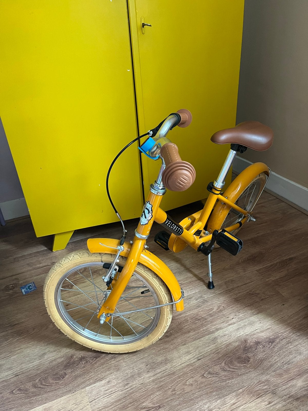 VELORETTI MAXI 16” kinderfiets - Geel, Ophalen of Verzenden, Zo goed als nieuw, Terugtraprem, 16 tot 20 inch