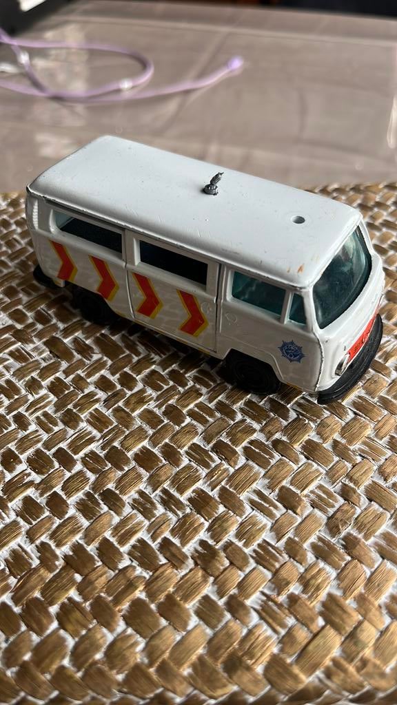 GAMA MINI 1201 VW VOLKSWAGEN TRANSPORTER T2 RIJKSPOLITIE, Hobby en Vrije tijd, Modelauto's | Overige schalen, Ophalen of Verzenden