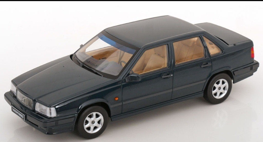 1:18 Volvo 850 uit 1993 Donkergrijs Triple9 Collectibles, Hobby en Vrije tijd, Modelauto's | 1:18, Ophalen of Verzenden, Nieuw