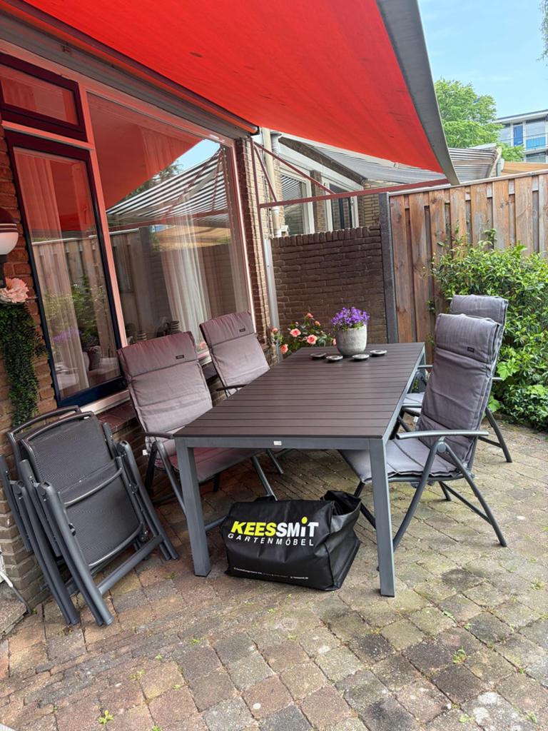 Tuinset tafel + 6x stoelen inclusief kussens, Ophalen, Zo goed als nieuw