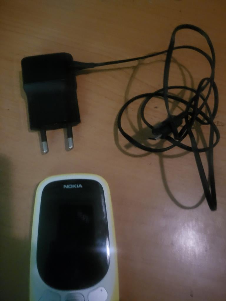 Nokia 3310 met orginele lader, Telecommunicatie, Mobiele telefoons | Nokia, Verzenden, Geel, Fysiek toetsenbord, Klassiek of Candybar