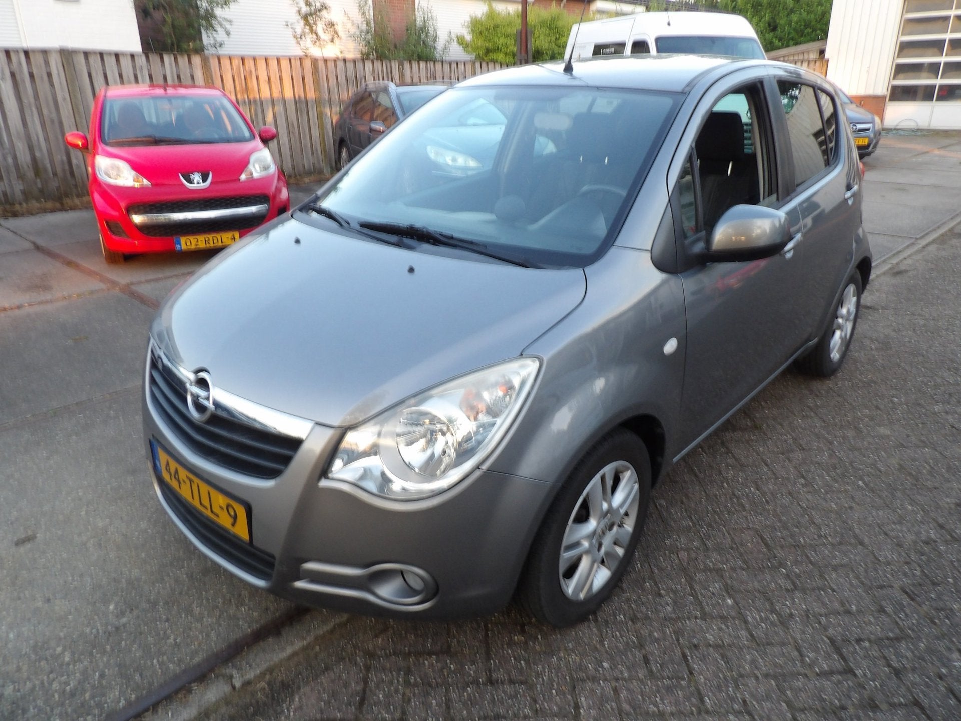 Opel Agila 1.0 Edition airco koud, Auto's, Opel, Euro 5, Gebruikt, 31 €/maand, Origineel Nederlands