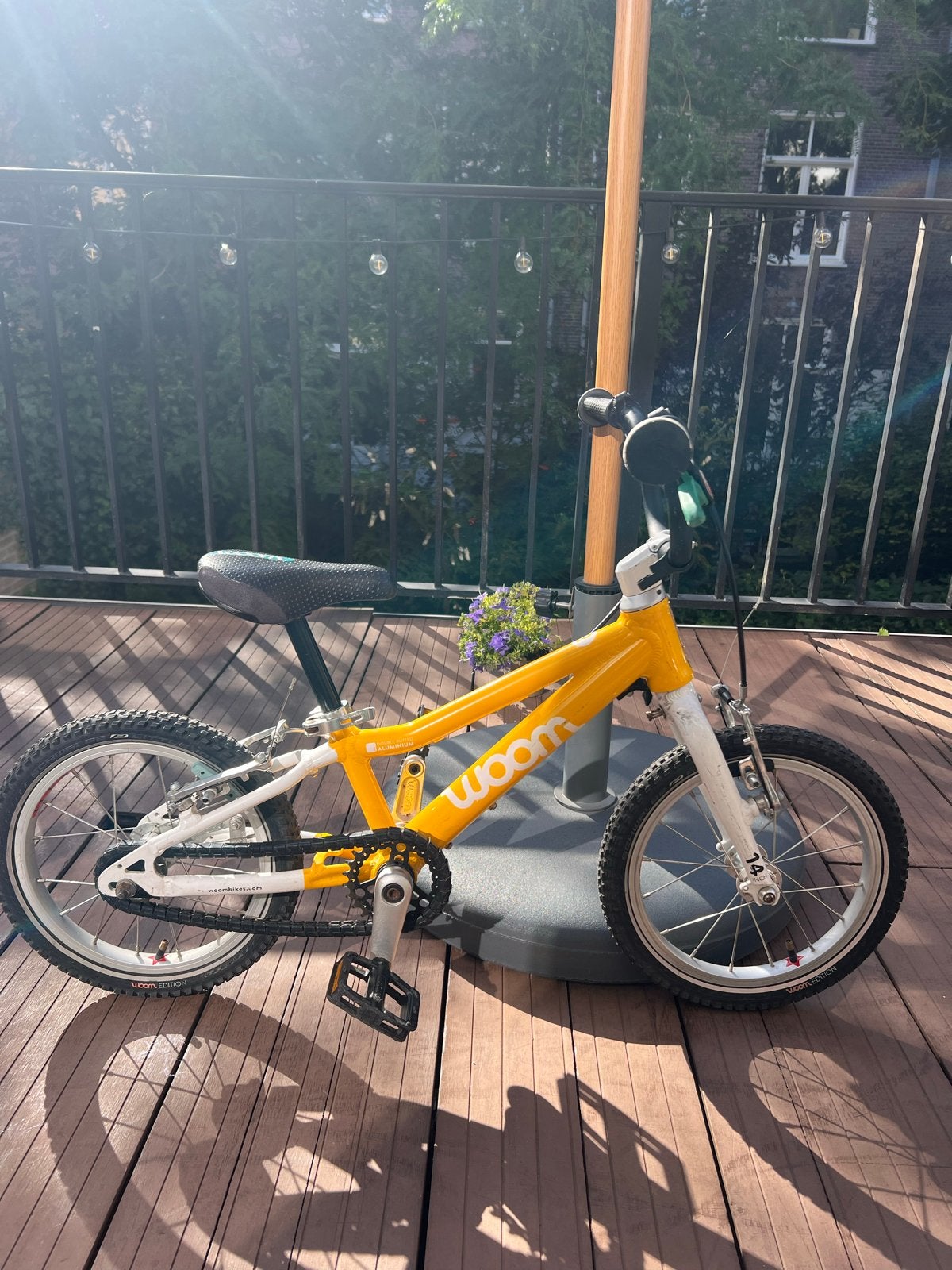 Woom 2 Kinderfiets - Geel - heel goed, Ophalen, Gebruikt, Terugtraprem, Minder dan 16 inch