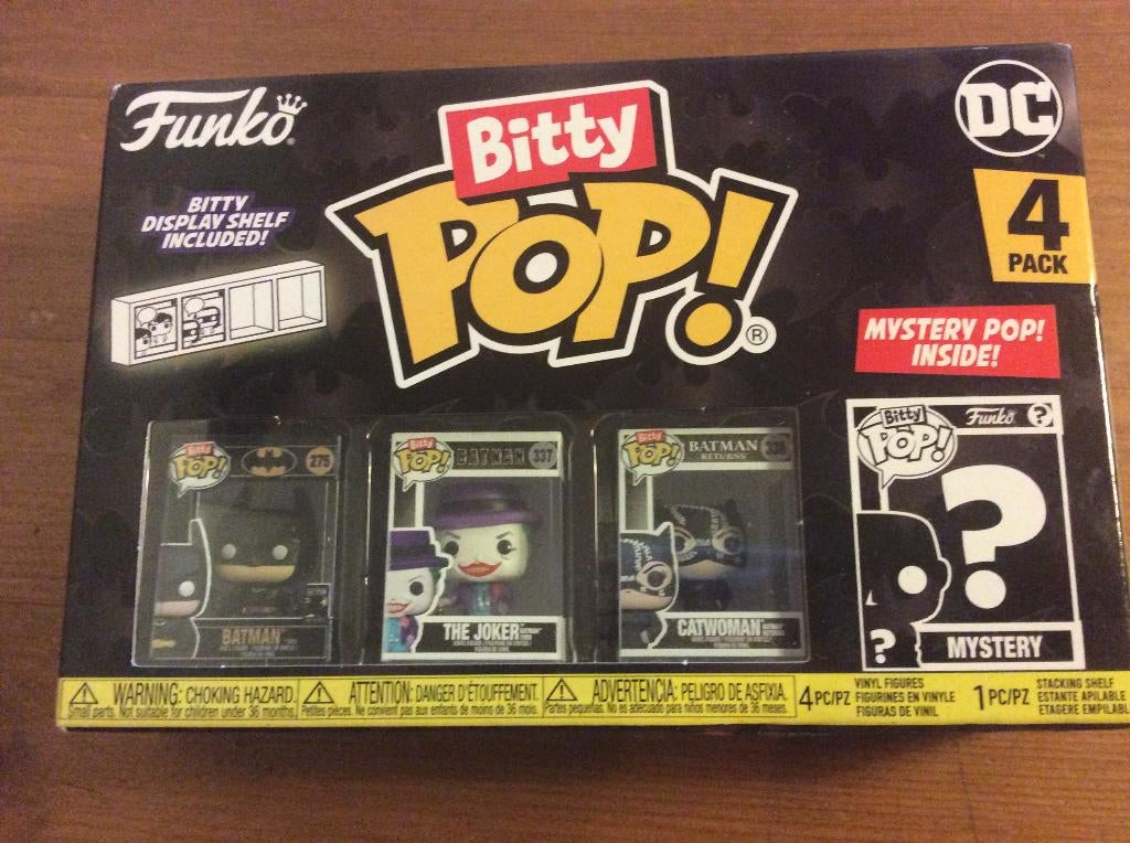Funky Bitty Pop, DC Batman. 4 pack + display shelf. Nieuw, Verzamelen, Poppetjes en Figuurtjes, Ophalen of Verzenden, Nieuw