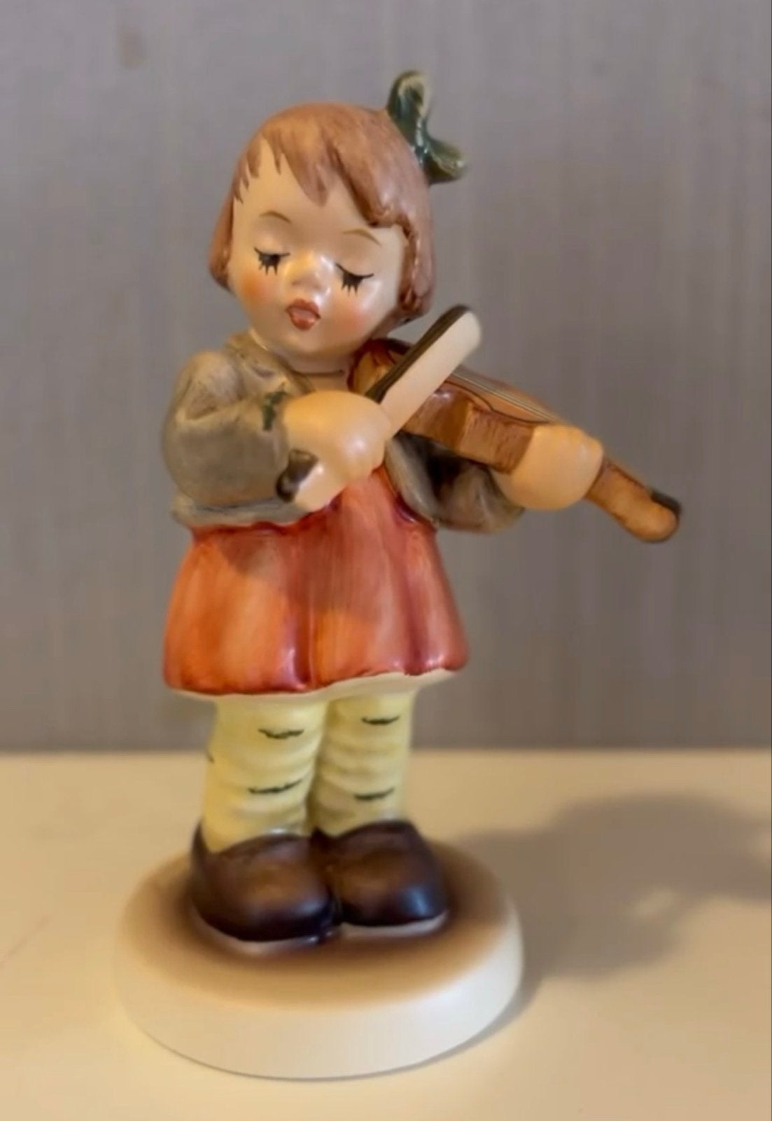 Hummel beeldje meisje met viool, Verzamelen, Ophalen, Zo goed als nieuw, Hummel
