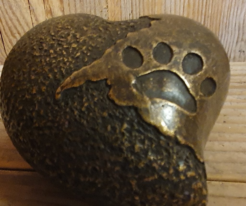 bronzen urn / URN MET AFDRUK VAN EEN KATTENPOOT / ASURN, Huis en tuin decoratie Marie, Nieuw, Info@huisentuindecoratiemarie.nl