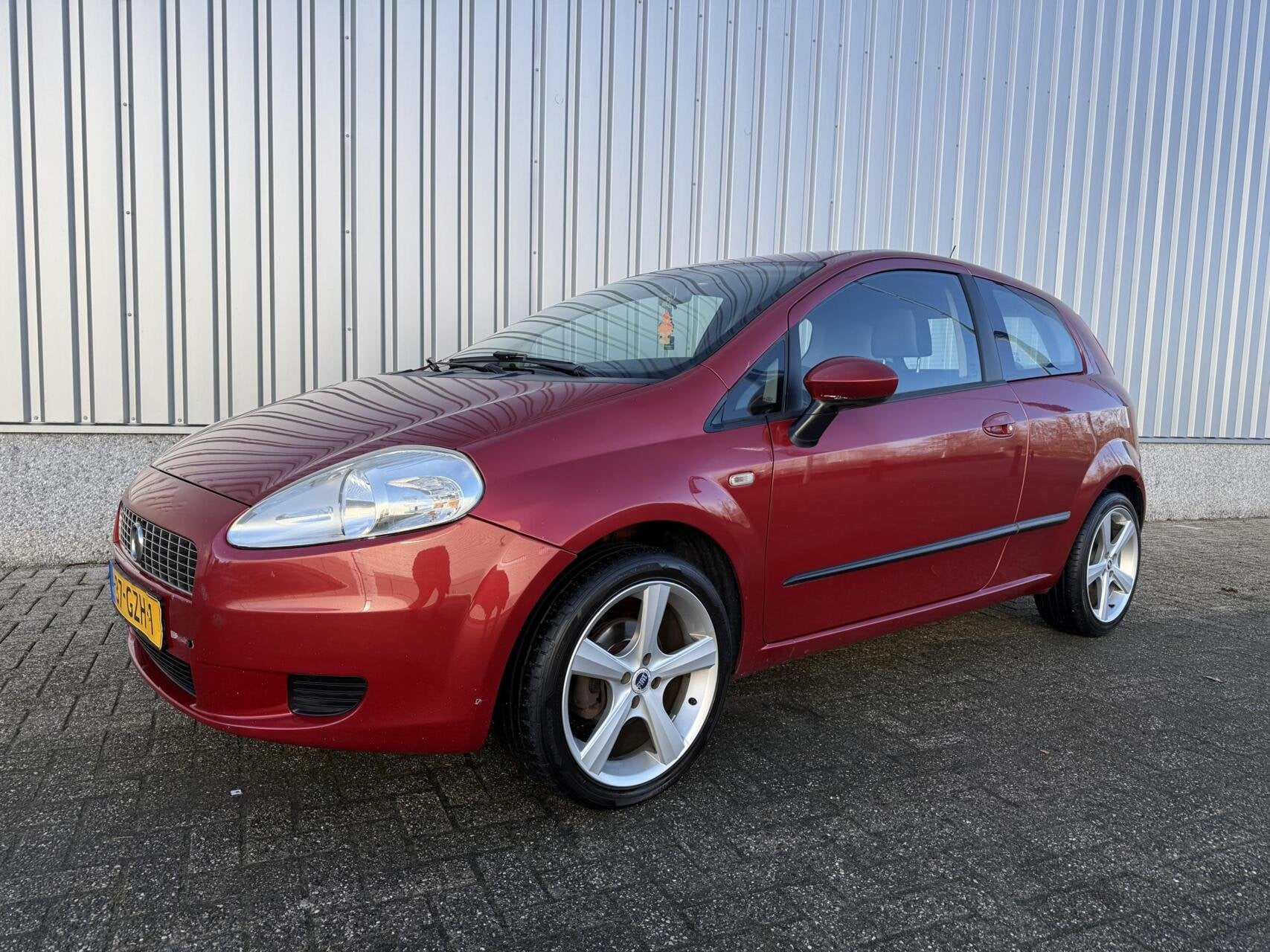 ✅ Fiat Grande Punto 1.4 Sport 17” LMV Airco, Auto's, Voorwielaandrijving, 4 cilinders, 400 kg, Origineel Nederlands