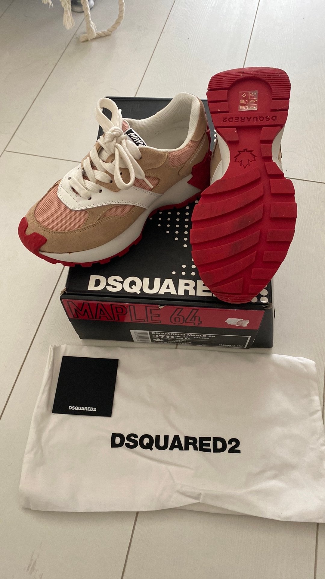 Dsquared2 Maple 64 sneakers - Zo goed als nieuw, Kleding | Dames, Schoenen, Ophalen of Verzenden, Zo goed als nieuw, Beige, Sneakers of Gympen