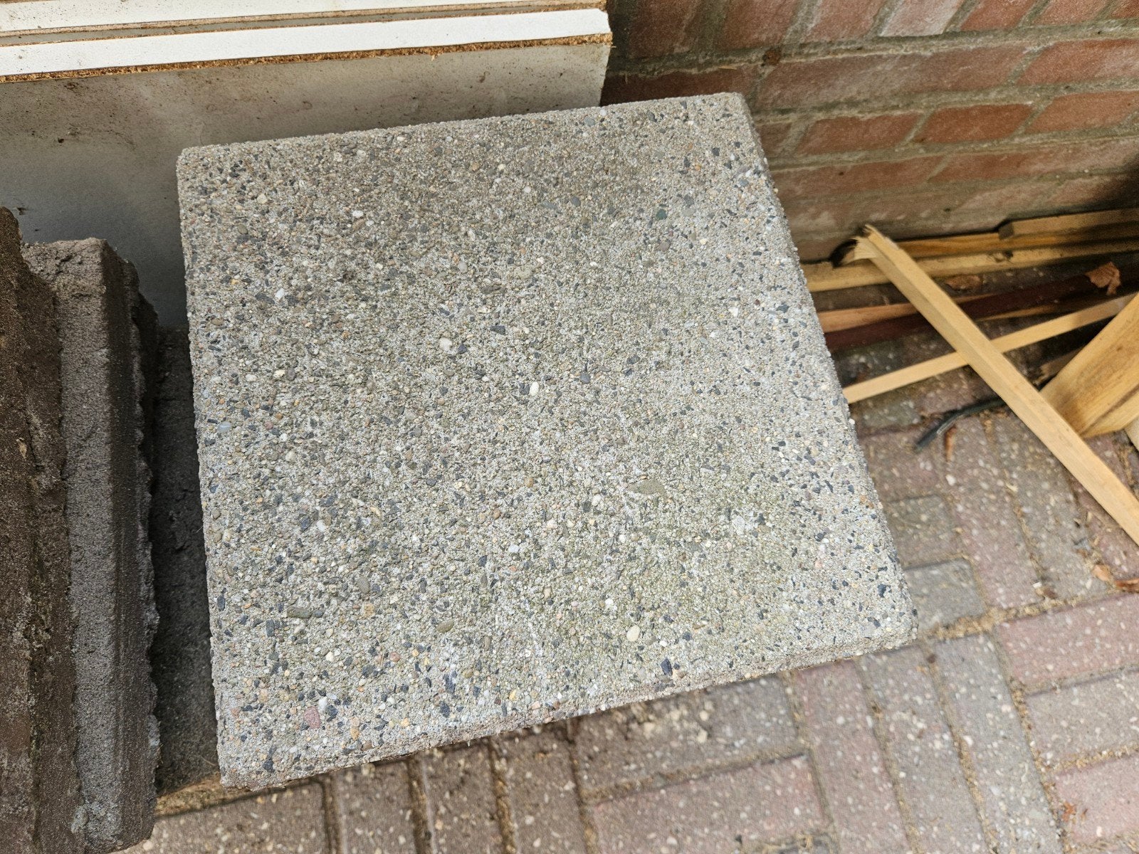 Gratis: betontegels en opsluitbanden, Ophalen, Gebruikt, Beton, Overige typen