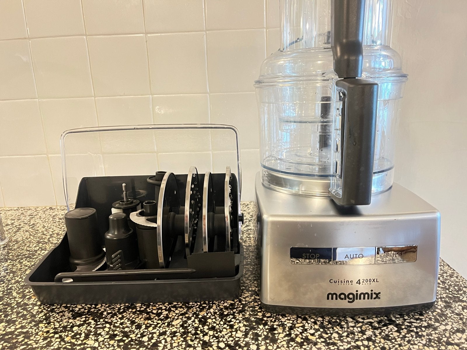 Magimix Cuisine 4200XL Foodprocessor zilver met accessoires, Ophalen, 2 snelheden, Zo goed als nieuw, 2 tot 3 liter